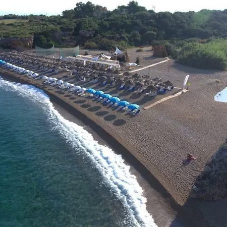 Spiti Me Thea * 菲利亚特拉